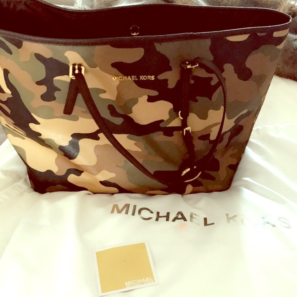 Michael Kors Jet Set Travel Camouflage Saffiano